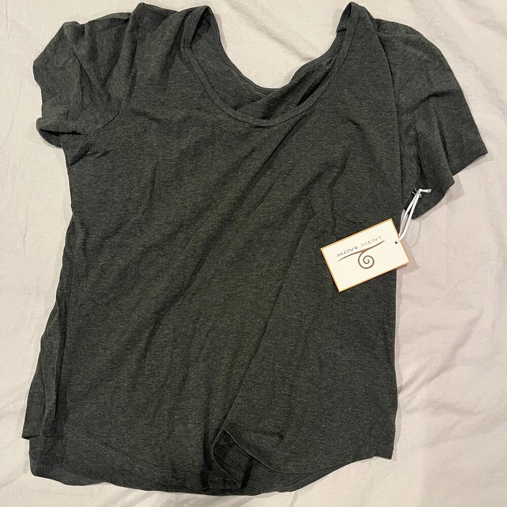 Grey Move Ment scoop neck tee-shirt NWT - Size L